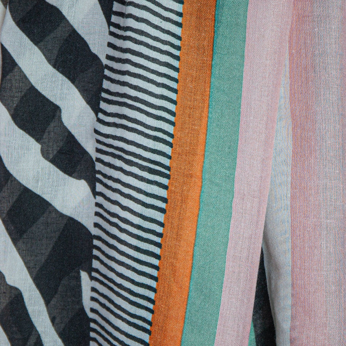 Beaumesnil Scarf
