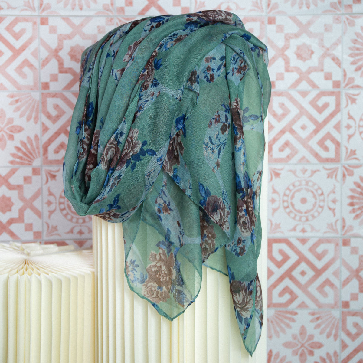 Rouen Scarf